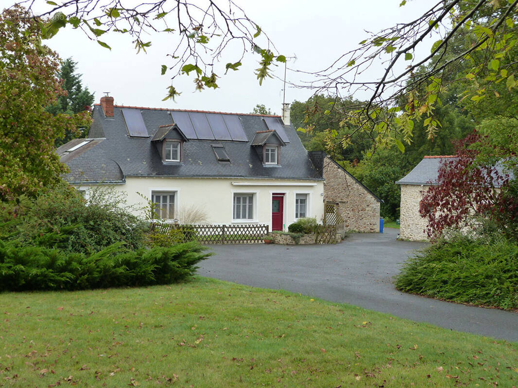 Maison à SAINT-ERBLON