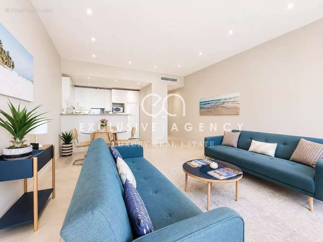 Cannes centre – superbe appartement 2 pieces vue mer & port – fort potentiel - photo 6