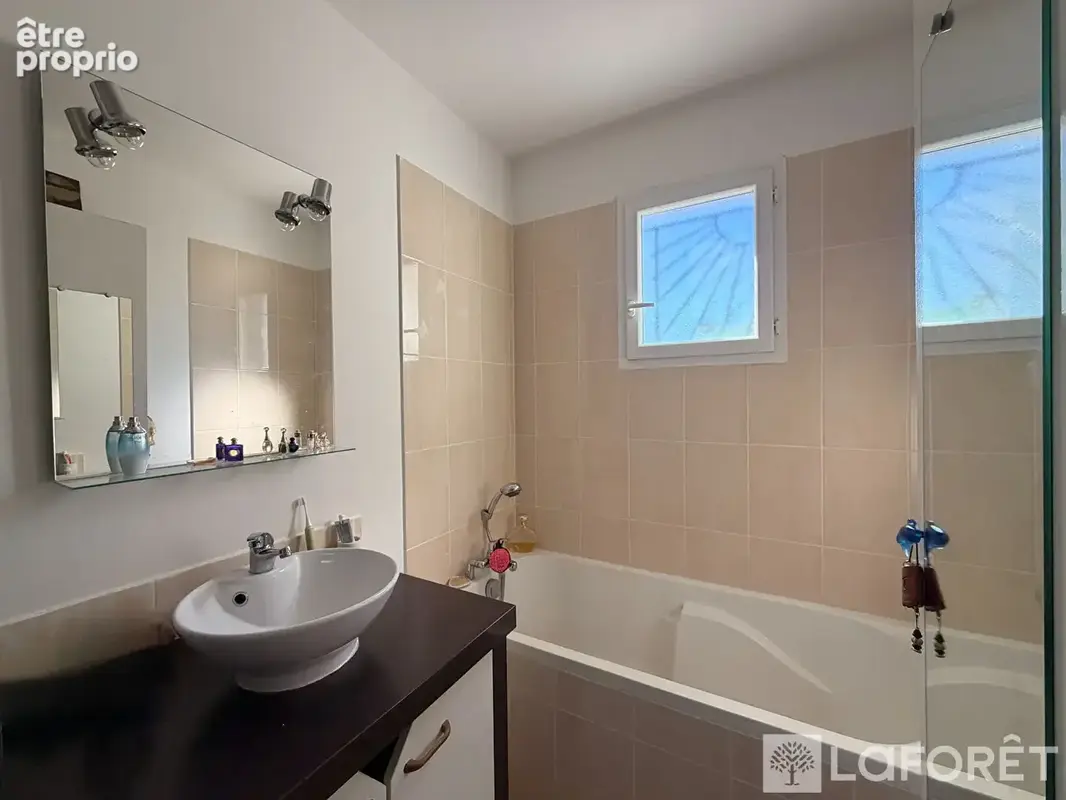 Maison de plain-pied avec garage et jardin clos - photo 10