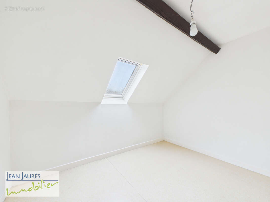 Brienne-le-Château   Immeuble Mixte avec Grand Appartement et Local Commercial - photo 8