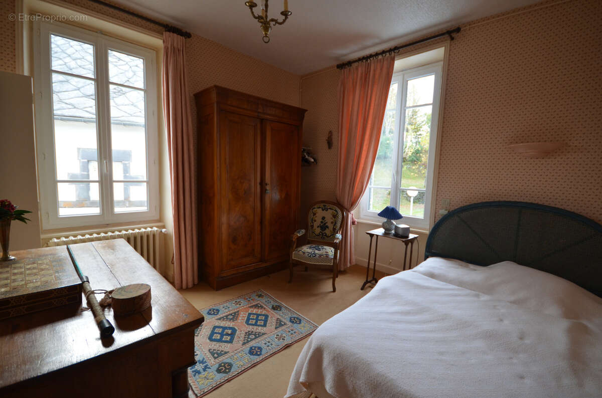 Maison à MURAT-LE-QUAIRE