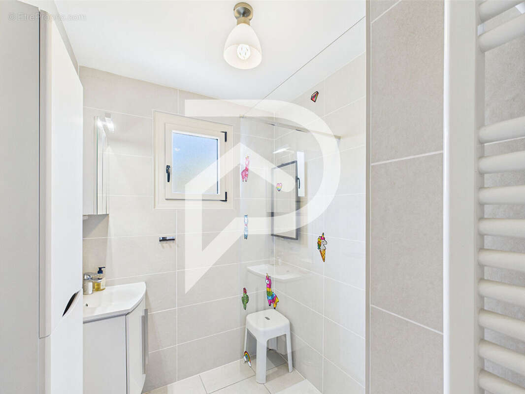 Maison à LIVRON-SUR-DROME