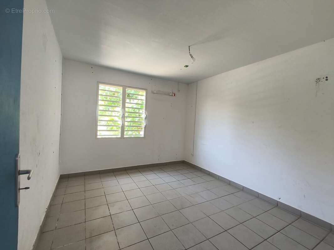 Maison à REMIRE-MONTJOLY