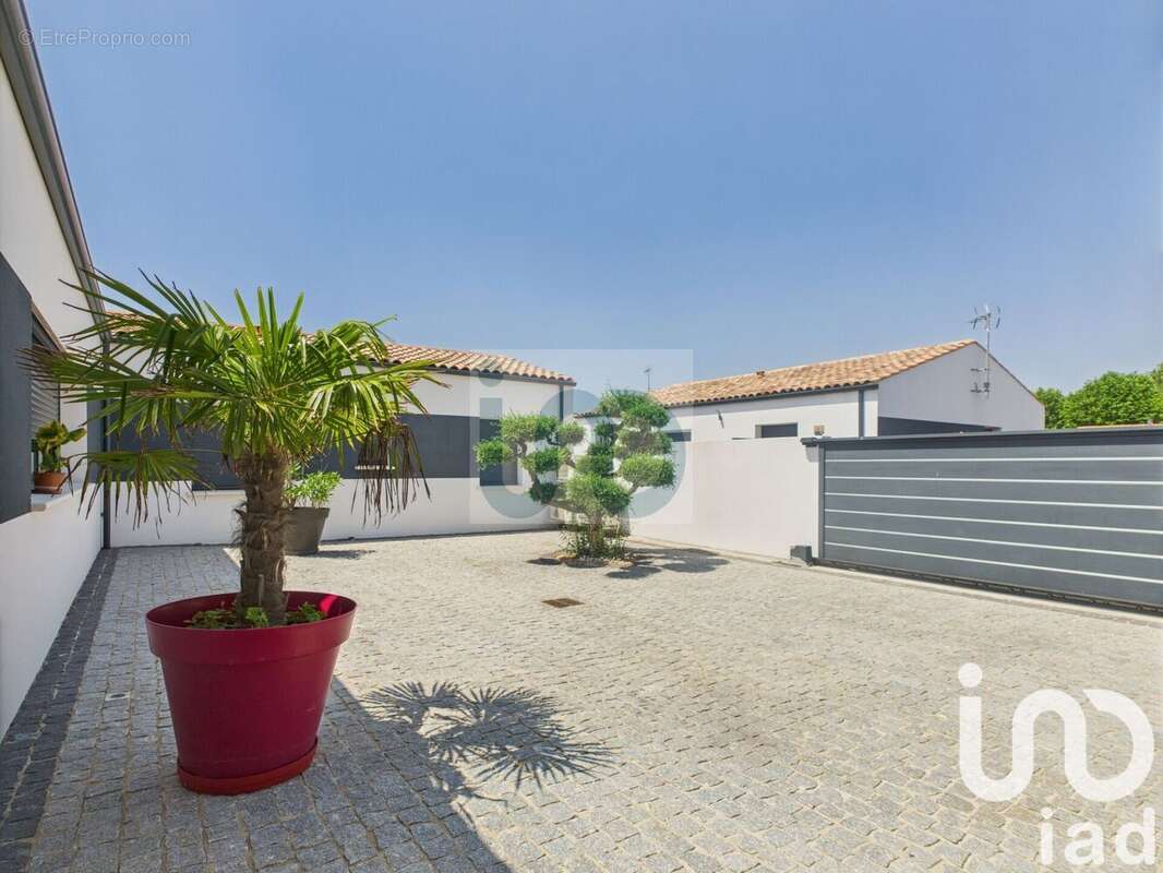 Photo 2 - Maison à ANGOULINS