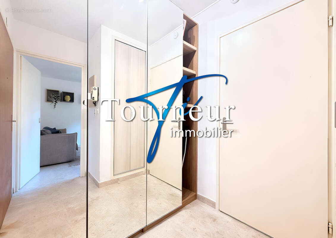 Sanary residence standing beau studio renove au calme vue arboree - photo 6