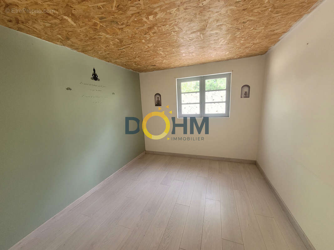 Apinac, Chalet 86m2 habitables avec dépendances et grand jardin - photo 12
