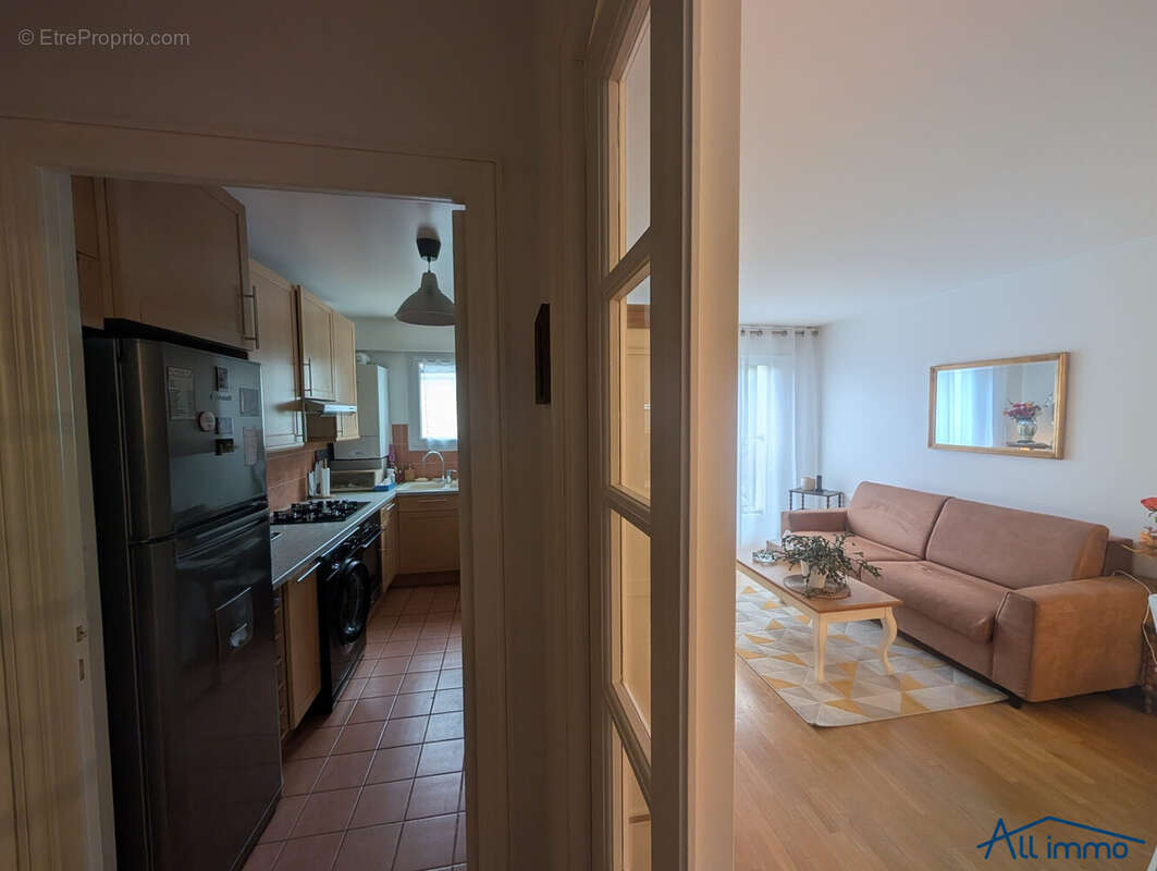 Appartement à SAINT-MAUR-DES-FOSSES