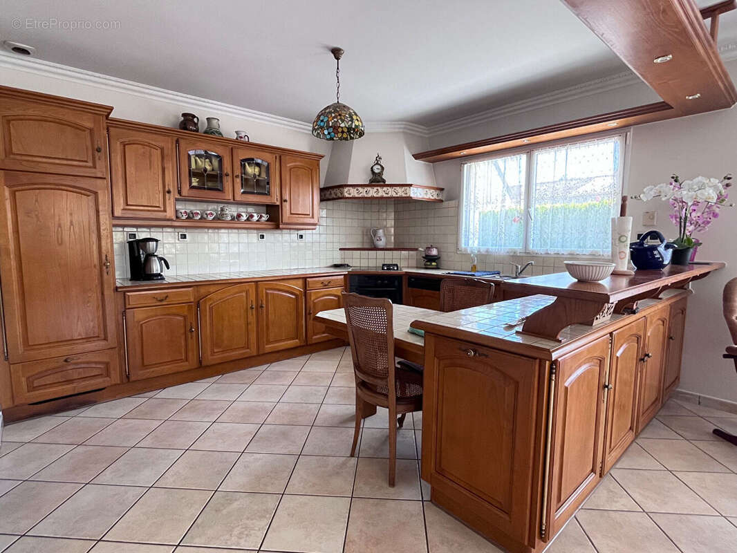 A VENDRE - Maison Le Cloitre Saint Thegonnec 5 pièce(s) - photo 6