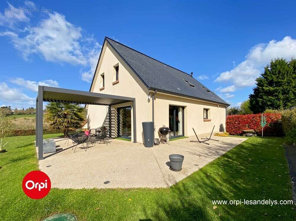 Maison à CHARLEVAL