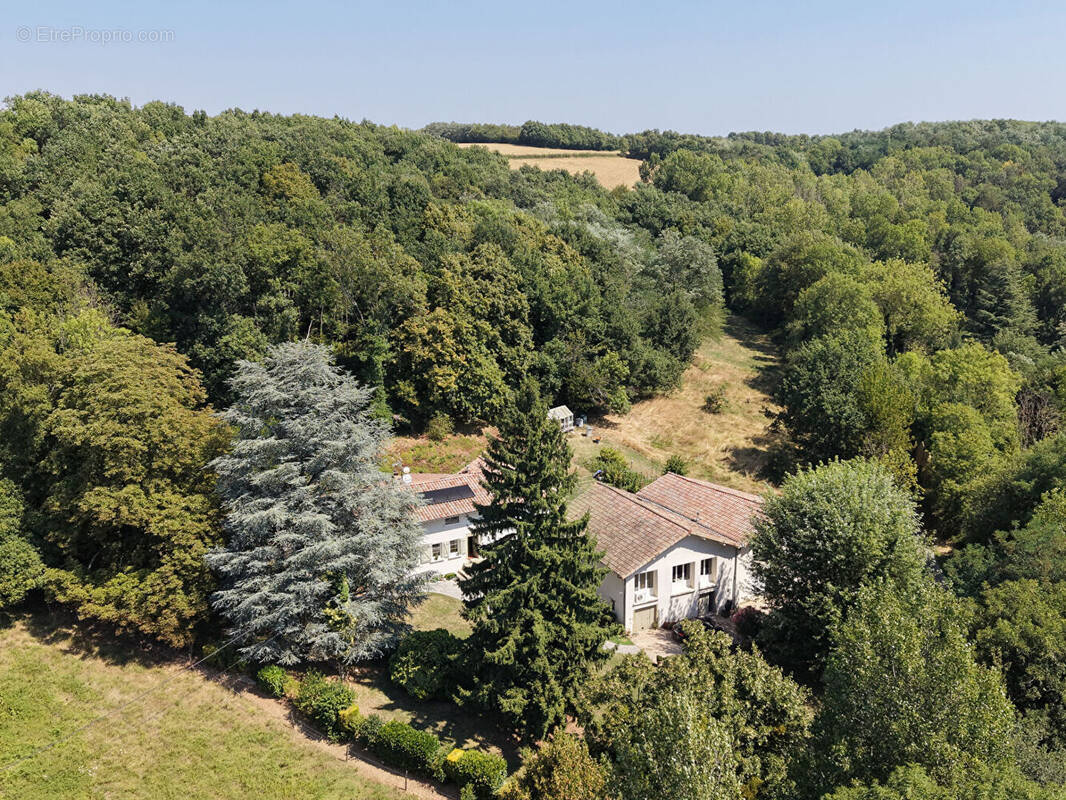 Maison à LES COTES-D'AREY