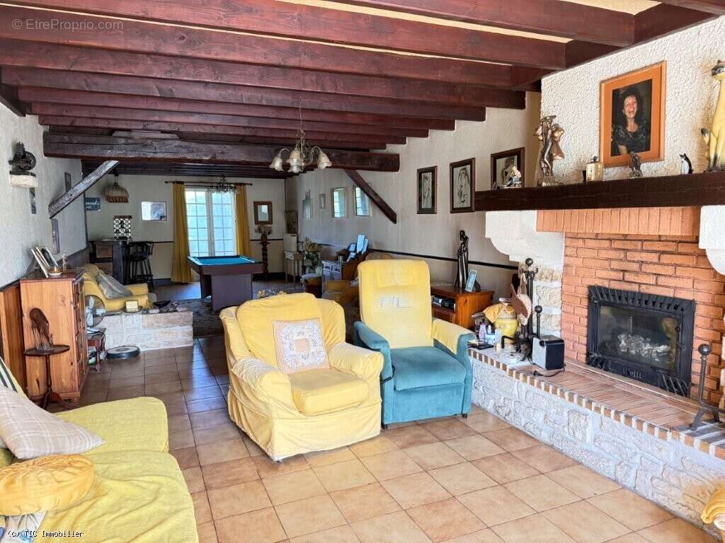 Maison à RUFFEC