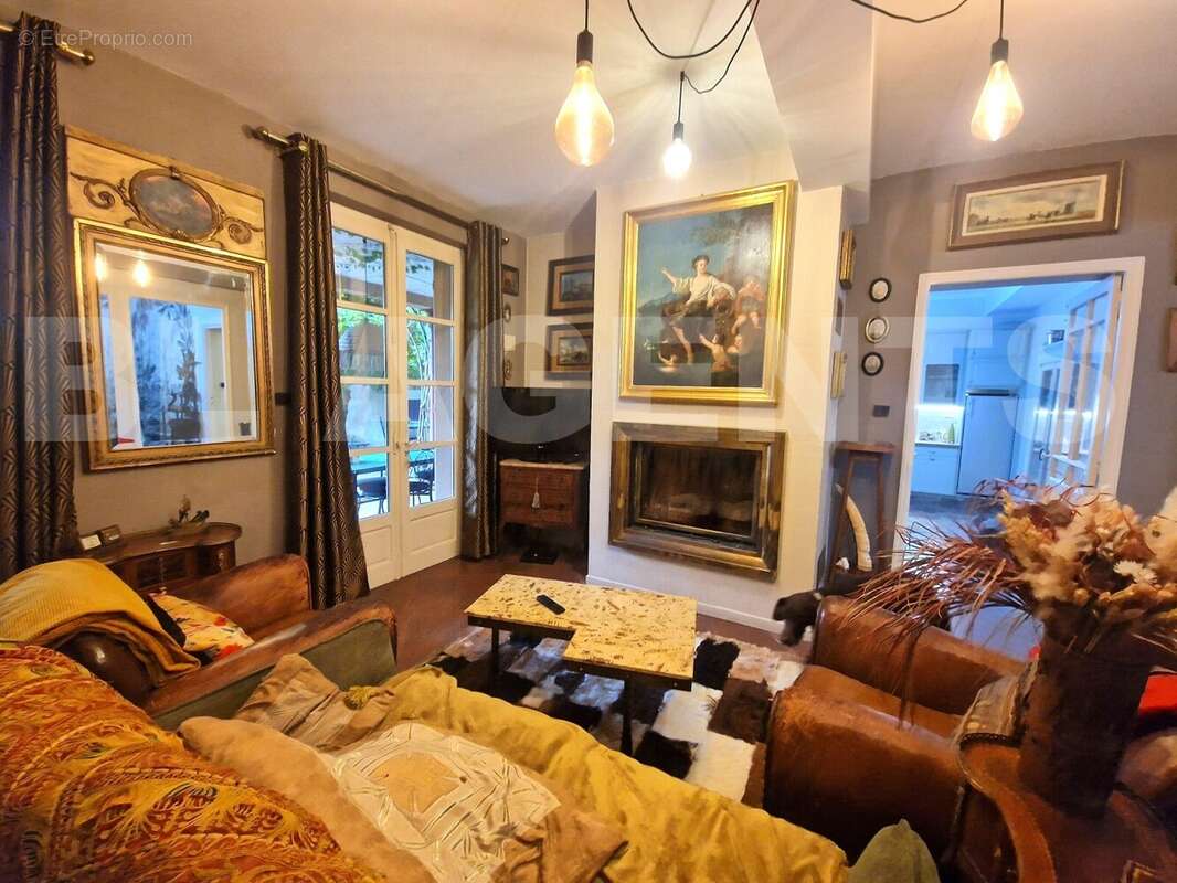 8 - Maison à CASTELSARRASIN