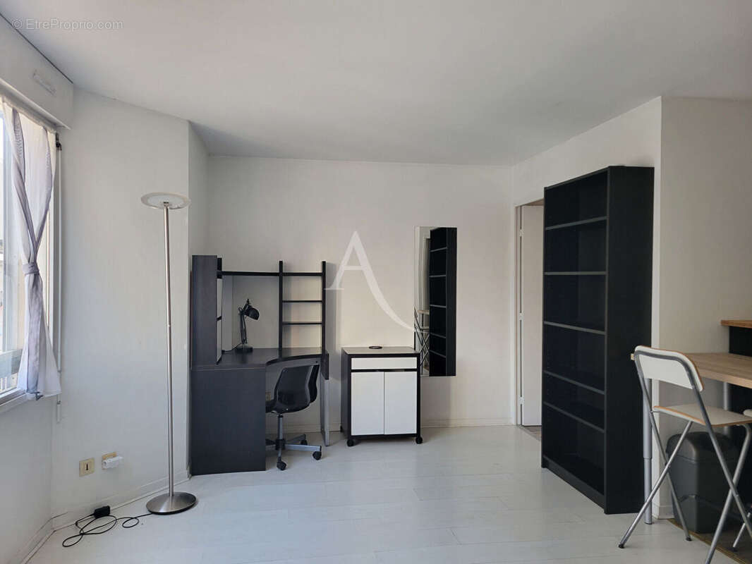 SAINT-AUGUSTIN - Appartement  1 pièce(s) 30.03 m2 - stationnement et cave - photo 5