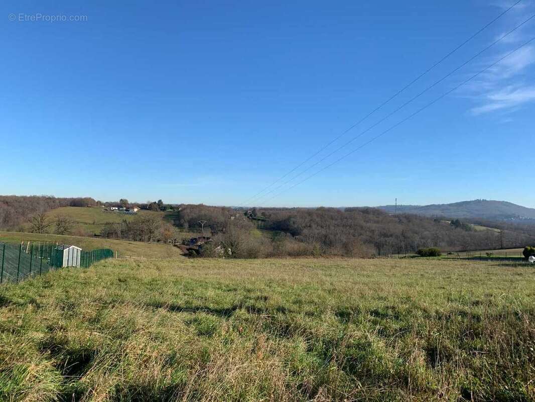 Terrain 1500 m² à Saint-Pantaleon-De-Larche  - photo 32