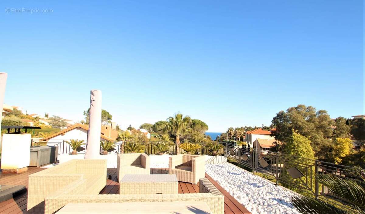 Appartement à MANDELIEU-LA-NAPOULE