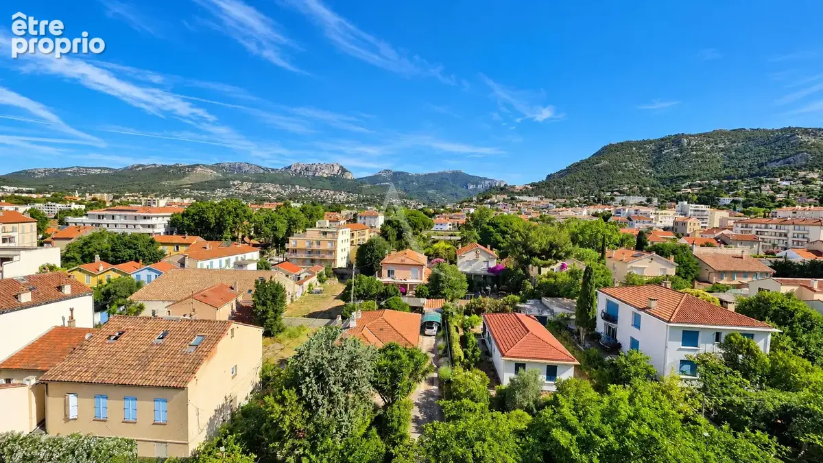 TOULON - Appartement T3 traversant avec terrasse, balcon et cave - photo 7