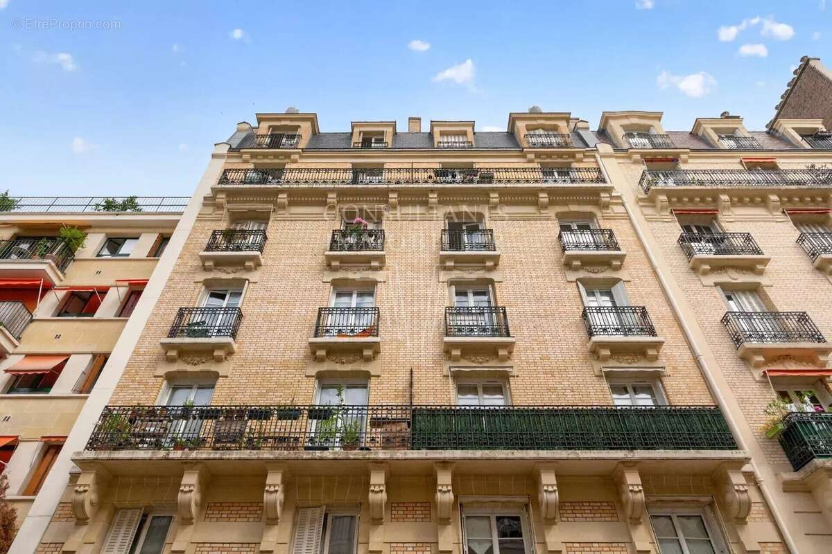 Appartement à LEVALLOIS-PERRET