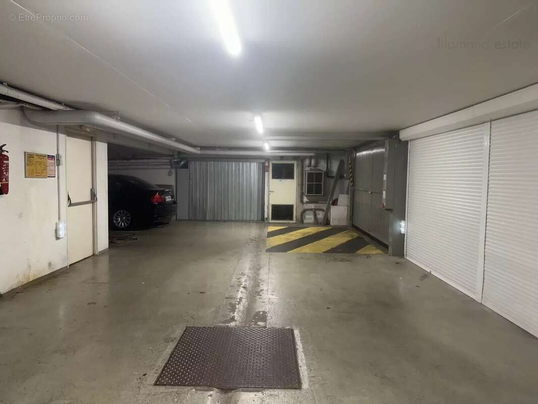 Parking à CANNES
