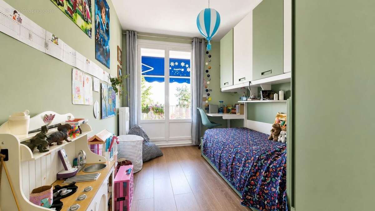 Appartement À Vendre T5 avec cave et place de stationnement - photo 11