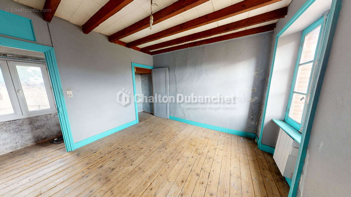 Maison à CHIRASSIMONT