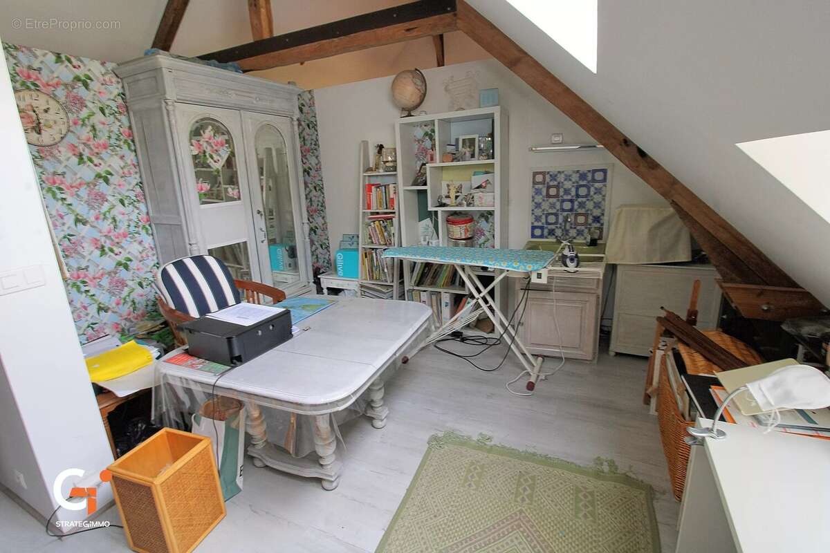 L’Histoire au pas de votre porte : Demeure de caractère de 157 m² dans son parc de 6 334 m² - photo 16