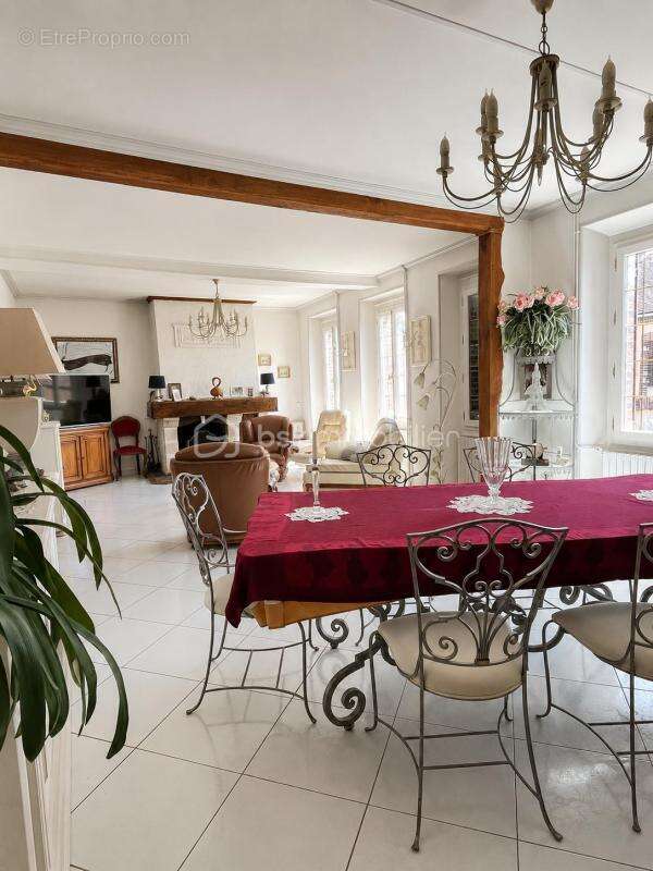 Maison atypique de 172 m² - photo 8