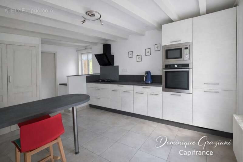 Un havre de paix sur 1500 m² de terrain – charme et tranquillité absolue à Leignecq (42380) - photo 6