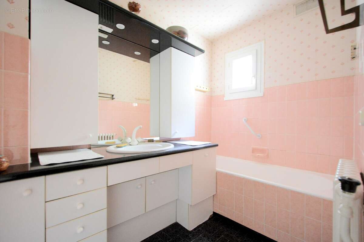 Appartement à SAINT-MAUR-DES-FOSSES