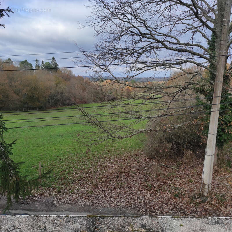 Maison à CHAMPCEVINEL