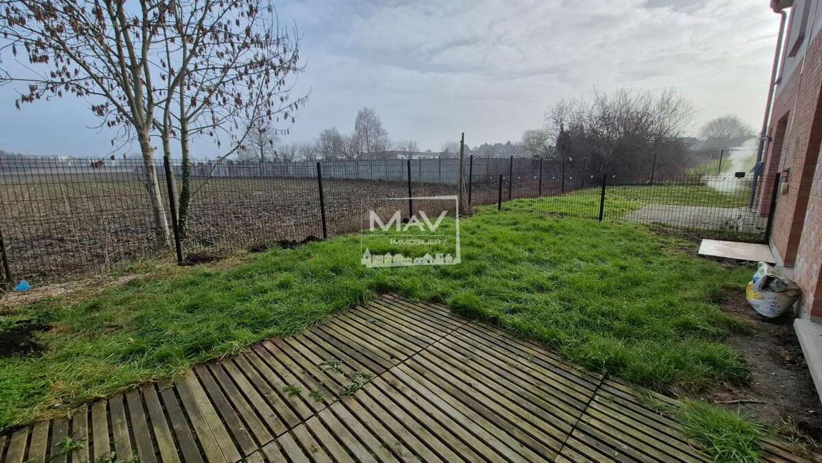 Appartement à NEUVILLE-EN-FERRAIN