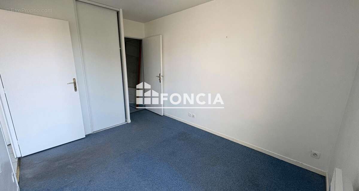 Proche RER - 2 pièces avec balcon et parking - photo 11
