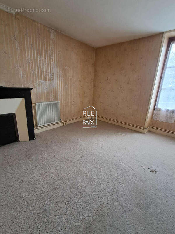 Maison située à Antran avec dépendances et grand jardin ! - photo 9