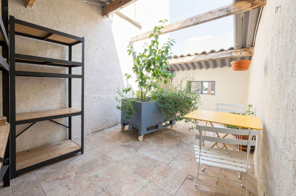 Maison de 115m2 avec garage, terrasse et cave. - photo 2