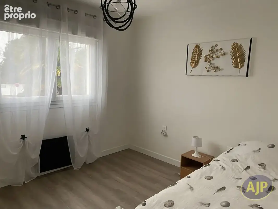 Maison Les Sables D Olonne 5 pièce(s) 110 m2 avec jardin. - photo 3