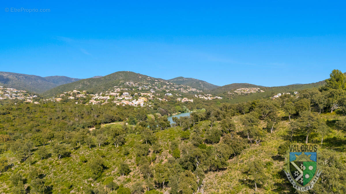 Terrain à LA LONDE-LES-MAURES