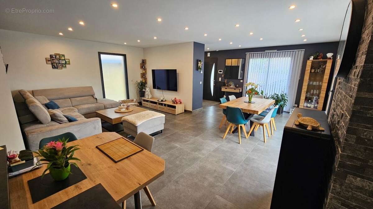 Maison à HOUDAN