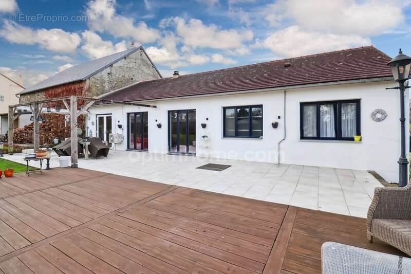 Maison à SAINT-LEGER-MAGNAZEIX