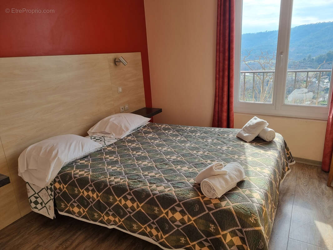 Commerce à MOUSTIERS-SAINTE-MARIE