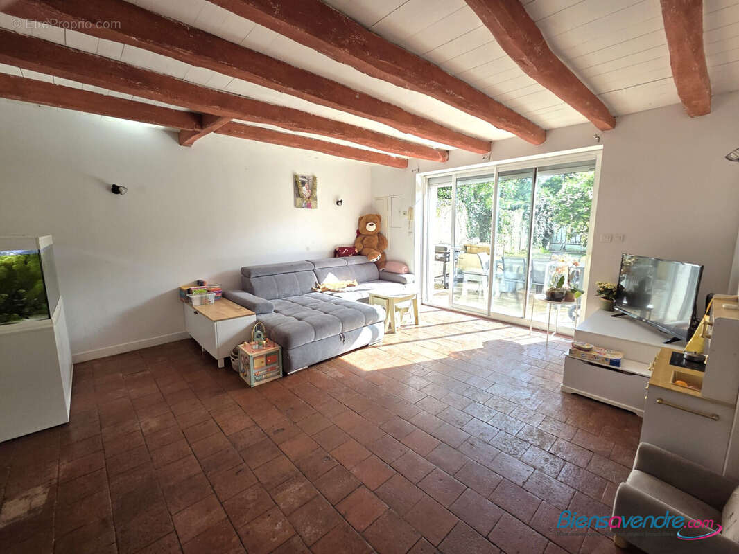 Maison à LIGUGE