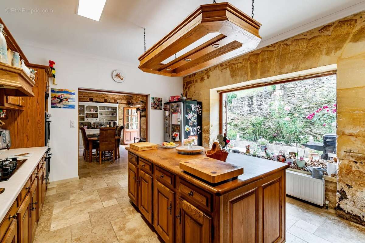 Maison à SAINTE-NATHALENE