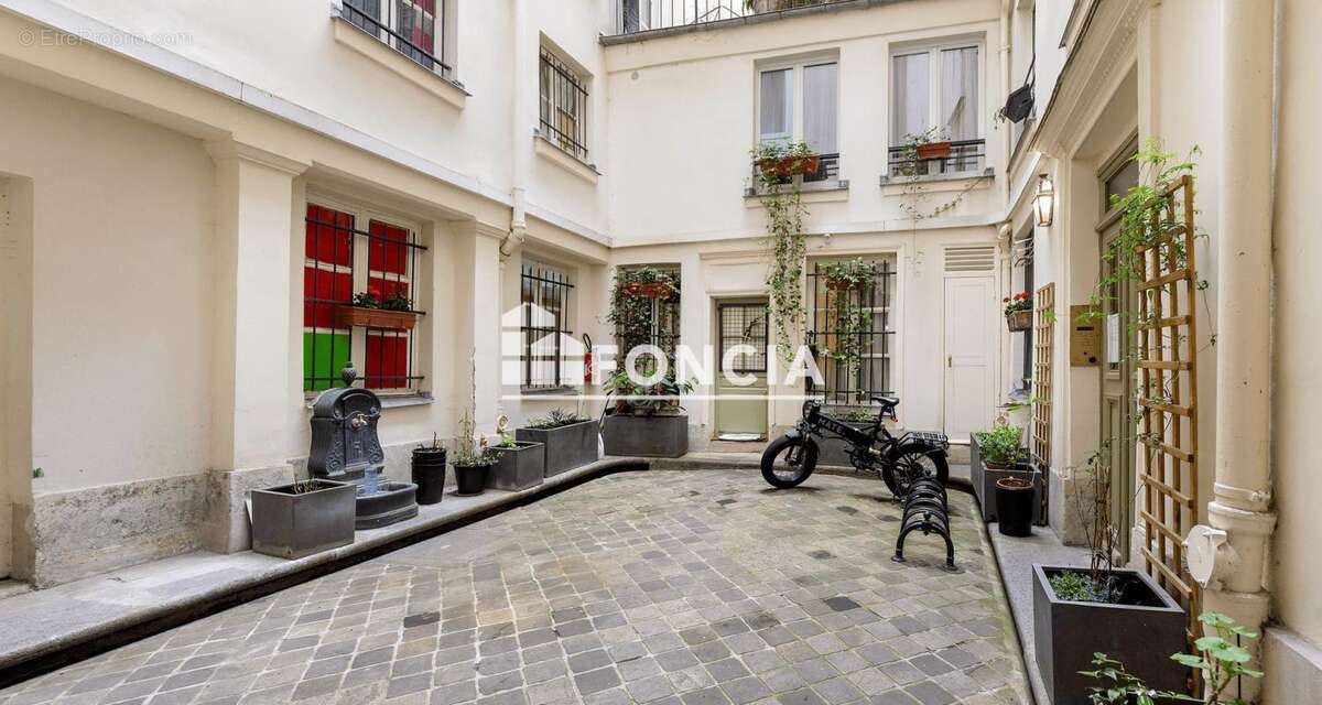 Appartement à PARIS-10E