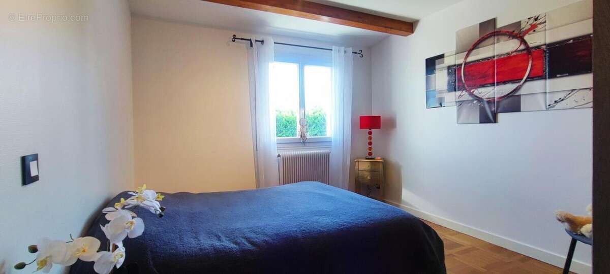 Maison à GREZIEU-LA-VARENNE