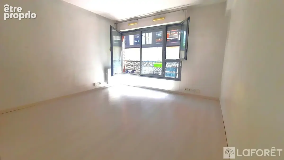 Photo Appartement à Le Kremlin-Bicetre au prix de 135 000€