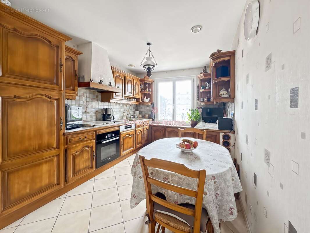 Maison à ETIVAL-LES-LE-MANS