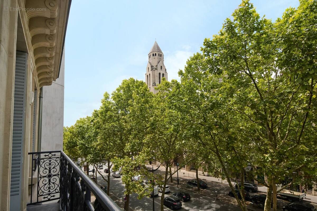 Appartement à PARIS-8E