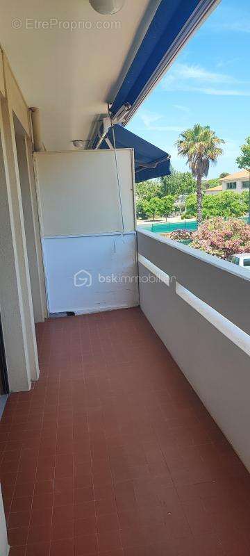 superbe T2 traversant de 49 m2 avec terrasse plage et port a 200 M - photo 10