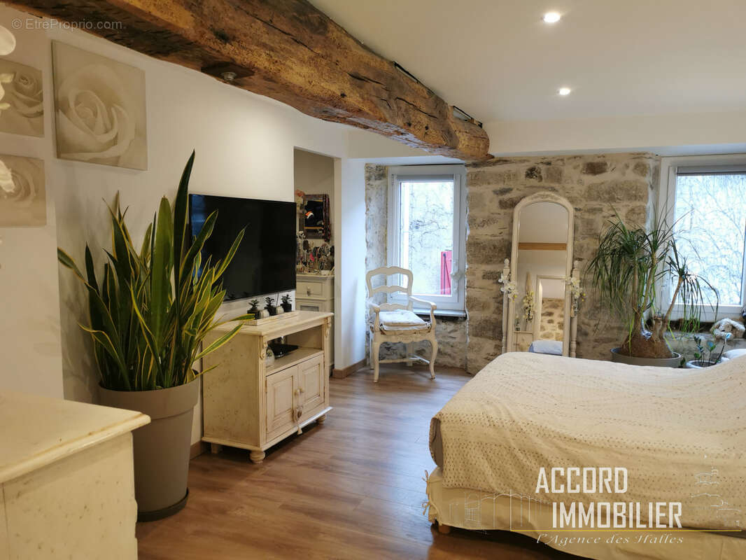Maison à LA SALVETAT-SUR-AGOUT