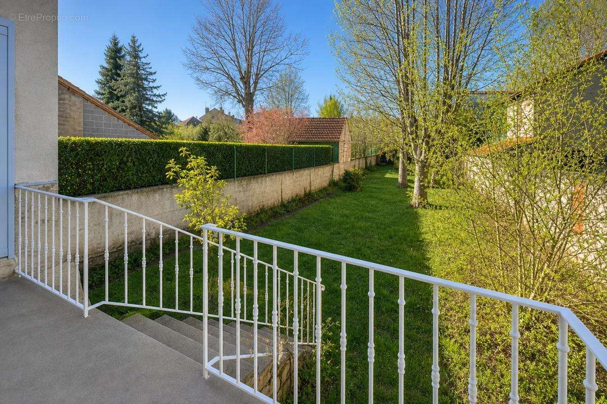 Maison à CHARLIEU