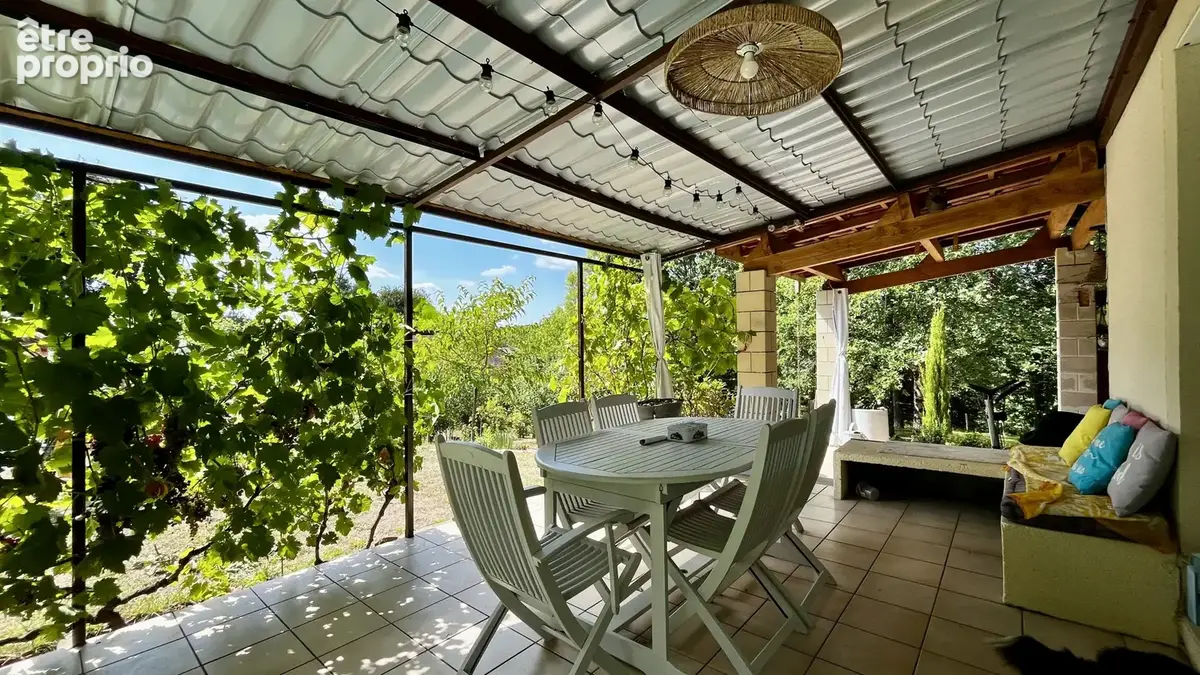Maison de plain-pied avec piscine dans un environnement calme - photo 10
