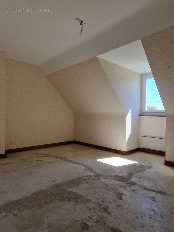 Maison à POMMERIT-LE-VICOMTE